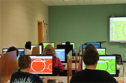 TCUE Students Use Technology