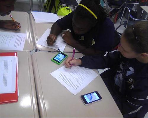 TCMS Students Use Technology to Learn